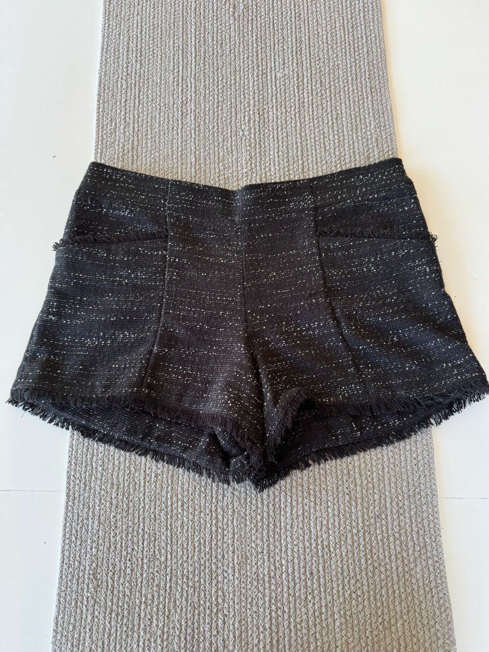 LOFT Black and White Tweed Shortie Shorts Size 6